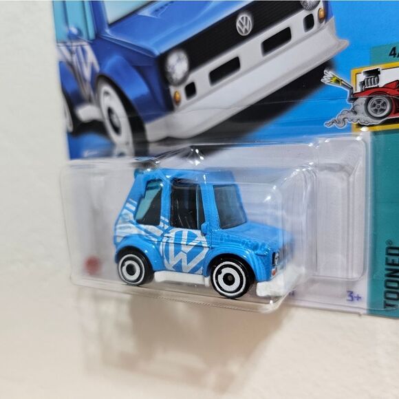 HotWheels Treasure Hunt Volkwagen - Picture 2 of 5